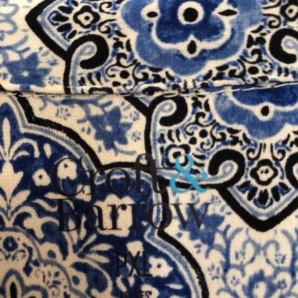 Croft & Barrow V-Neck Blouse with button detail - Picture 3 of 4